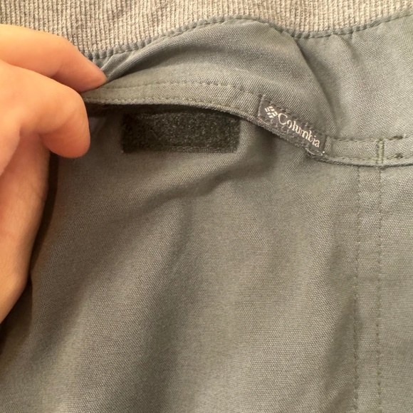 🏔️ Large Columbia Women's Capri Pants | Olive Green | EUC | Adventure Ready! - Picture 2 of 6